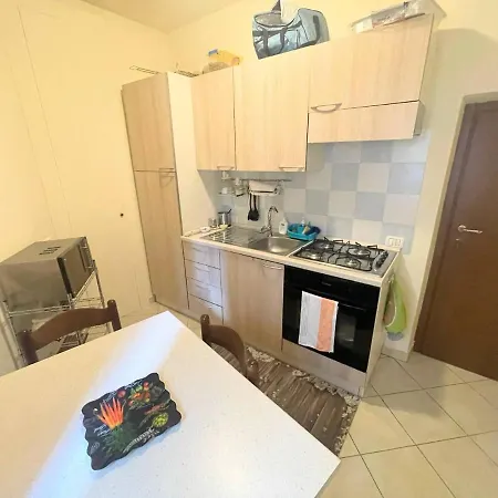 Centrally Located A1 - Sleeps 6 - Terrace - Bbq - Car Not Needed Wifi *