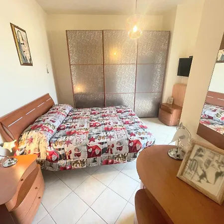 Centrally Located A1 - Sleeps 6 - Terrace - Bbq - Car Not Needed Wifi Апартаменты Сполето