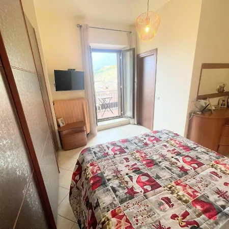 Centrally Located A1 - Sleeps 6 - Terrace - Bbq - Car Not Needed Wifi Апартаменты *